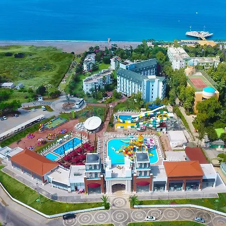 Club Aqua Plaza Hotel